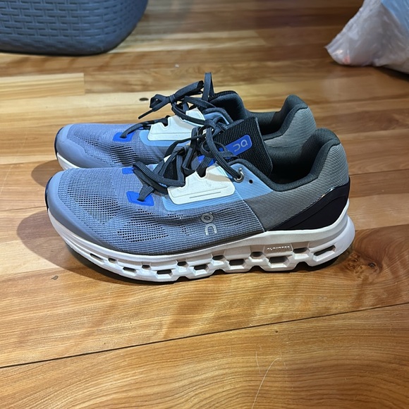 On Running Other - Men’s ON Running CloudStratus Fossil/Midnight